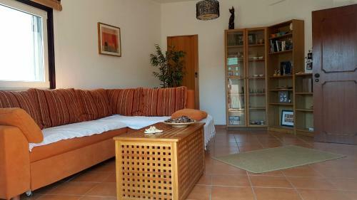 Cozy T2 Apartment Near The Beach