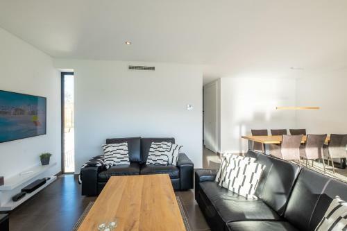 42 V3 Private Condominium Pool Premium House