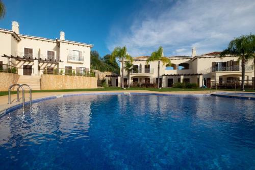 42 V3 Private Condominium Pool Premium House