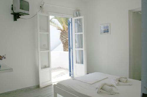 Nicos Studios & Apartments