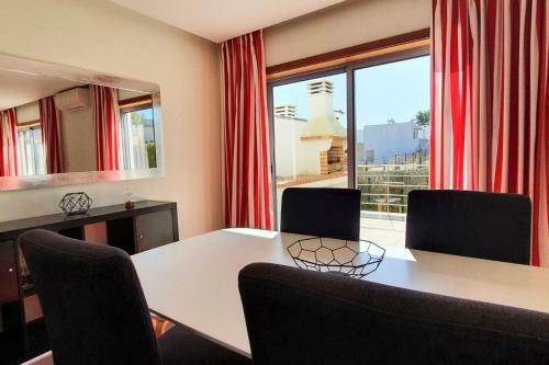 Lovelystay - Modern 3bedroom Duplex W/pool
