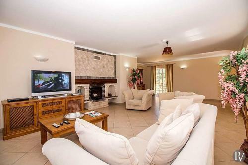 Sitio Da Areia Villa Sleeps 10 With Pool Air Con And Wifi