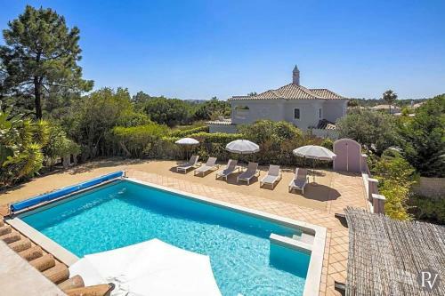 Almancil Villa Sleeps 10 With Pool And Wifi
