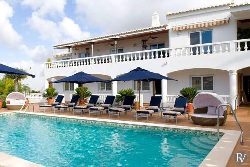 Alto Da Cerca Apartment Sleeps 3 With Pool And Air Con