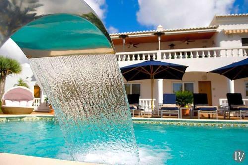 Alto Da Cerca Apartment Sleeps 3 With Pool And Air Con