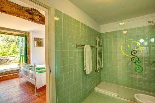 Arribao Villa Sleeps 10 Air Con