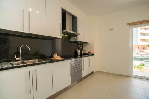 Central Modern 2 Bed Apartment Armacao de Pera