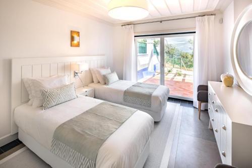 Aroal Villa Sleeps 6 With Pool And Air Con