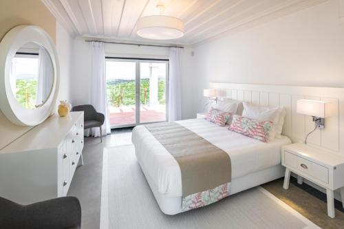 Aroal Villa Sleeps 6 With Pool And Air Con