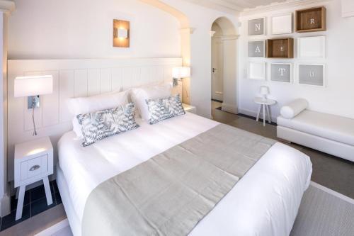 Aroal Villa Sleeps 6 With Pool And Air Con