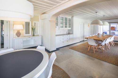 Aroal Villa Sleeps 6 With Pool And Air Con
