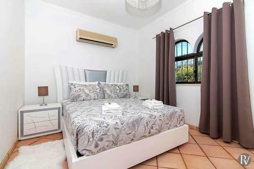 Barranco de Apra Villa Sleeps 6 With Pool Air Con And Wifi