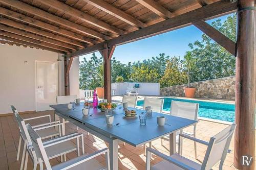 Barranco de Apra Villa Sleeps 6 With Pool Air Con And Wifi