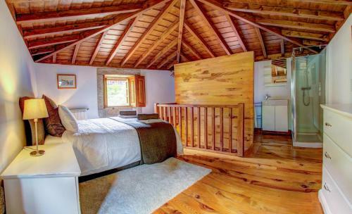 Calheiros Villa Sleeps 10