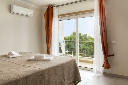 Charming Cliff Side Apartment With Stunning Views