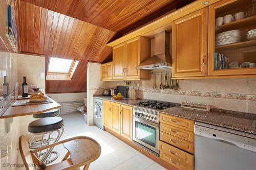 Estoril Penthouse With Balcony