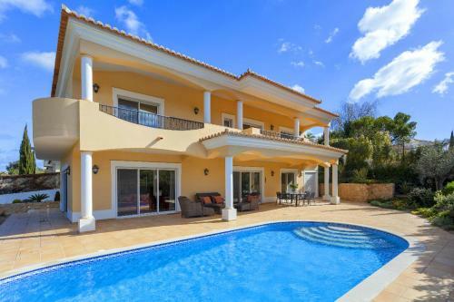 Almancil Villa Sleeps 8 Pool Air Con Wifi