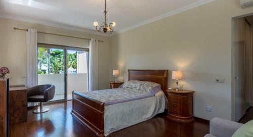 Ferrarias Villa Sleeps 12 With Pool Air Con And Wifi