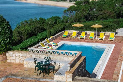 Vale Da Canada Villa Sleeps 19