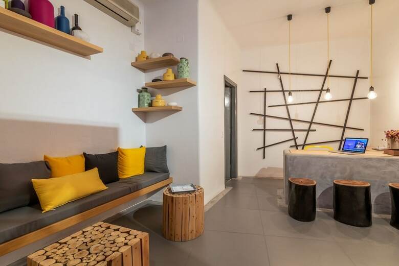 Hostal Orpheas Rooms
