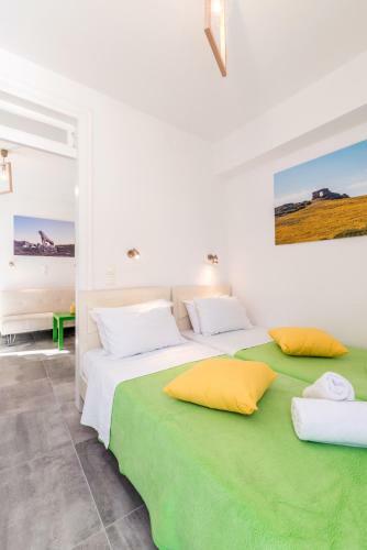Hostal Orpheas Rooms