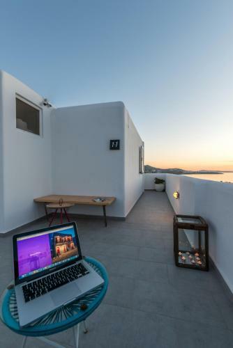 Hostal Orpheas Rooms