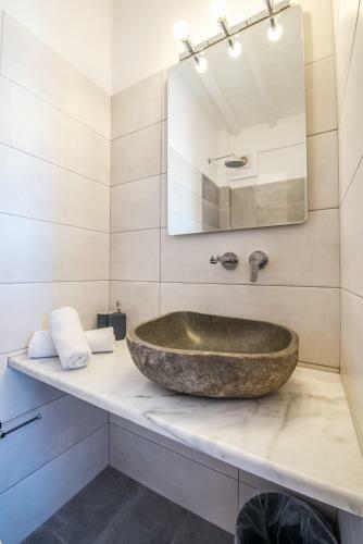 Hostal Orpheas Rooms