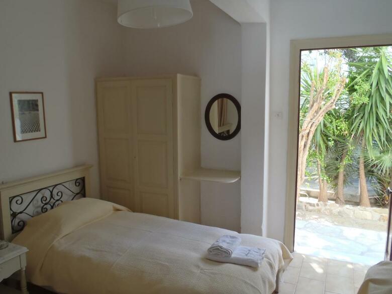 Rania Apartments Studios & Suites