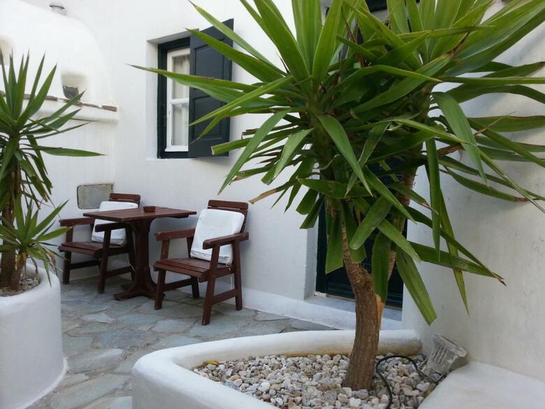 Rania Apartments Studios & Suites