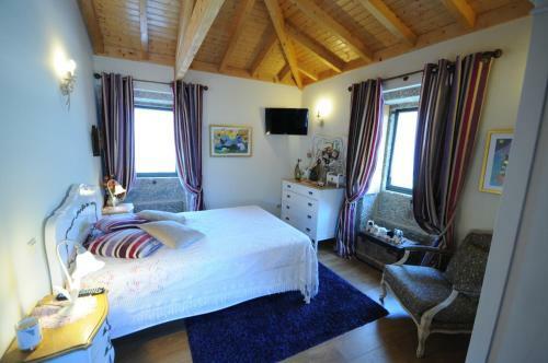 Gondufe Villa Sleeps 12 With Pool And Wifi