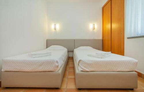B39 - Marina Hill Apartment
