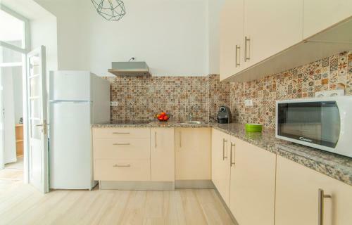 A46 - Oliveira Downtown Apartment