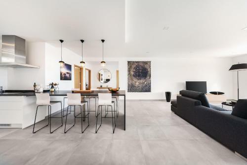 Apartment - Ocean View - 550m From Beach