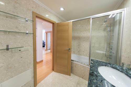Lovelystay - Modern Apartment In Anjos