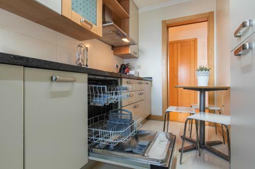 Lovelystay - Modern Apartment In Anjos