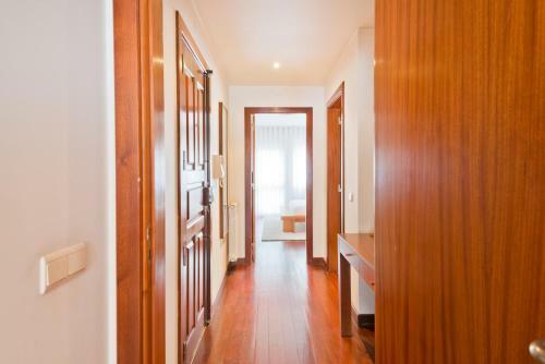 Bmyguest - Central Garage Apartment