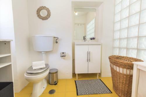 Apartamento Lovelystay - Bright Studio In Carmo, Chiado