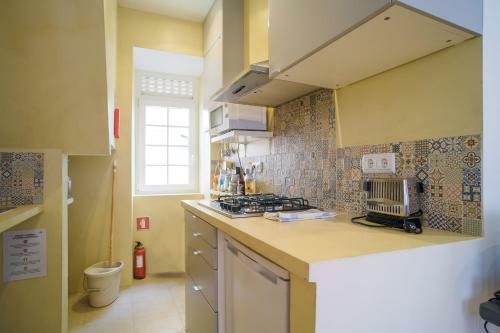 Bright And Sunny Apartment
