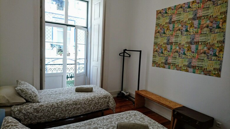 Hostal No Limit Alfama Guesthouse