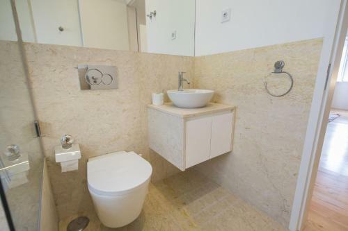 Apartamento Lovelystay - Chic, Citrus Home - Private Garden