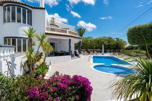 Casa Laranja Three Bedroom Villa