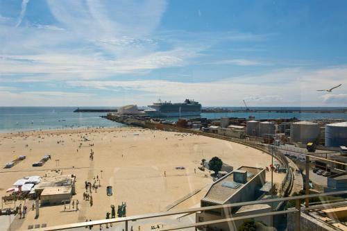 Apartamento Stunning Sunny Flat - 2 Min Beach By Host Wise