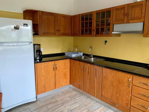 Albergue Surf Seixe Guest House
