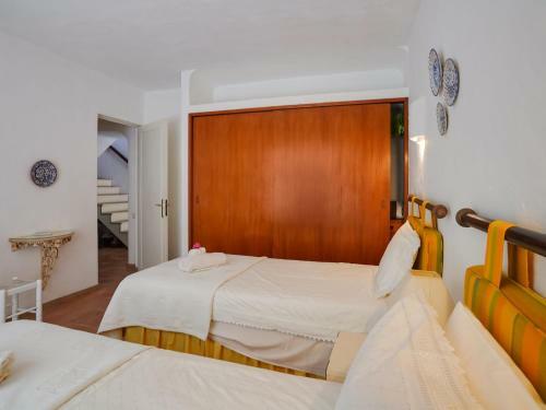 Roofed Villa In Albufeira With Private Swimming Pool