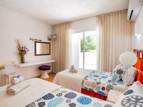 Roofed Villa In Albufeira With Private Swimming Pool