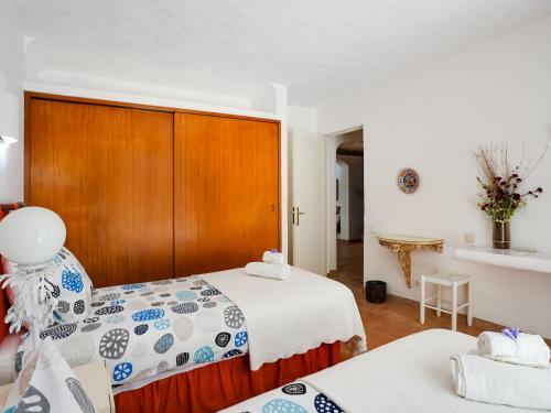 Roofed Villa In Albufeira With Private Swimming Pool