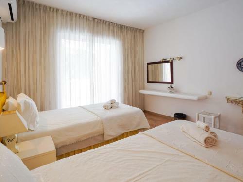 Roofed Villa In Albufeira With Private Swimming Pool