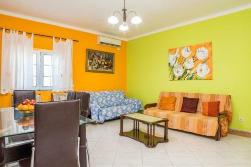 Apartamento T2 Anast�cio Com Vista Piscina