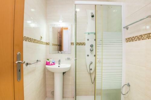 Apartamento T2 Anast�cio Com Vista Piscina