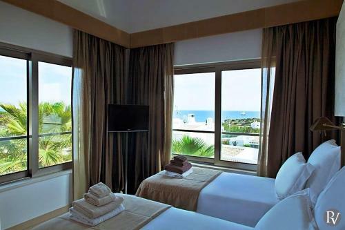 Villa In Sao Rafael Sleeps 6 With Pool And Air Con